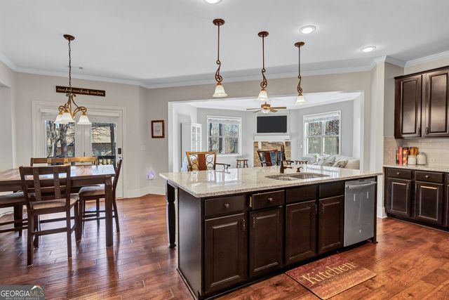 1854 Heatherbrooke Court NW, Acworth, GA 30101