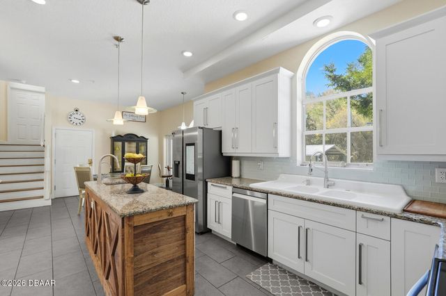 5444 Us Highway 17, Deleon Springs, FL 32130