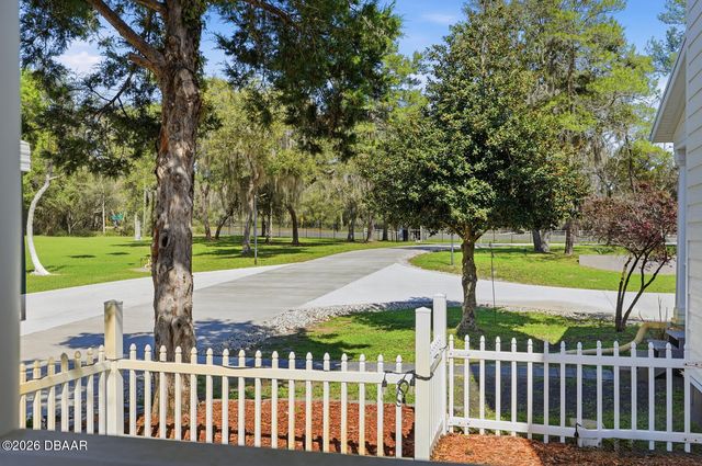 5444 Us Highway 17, Deleon Springs, FL 32130