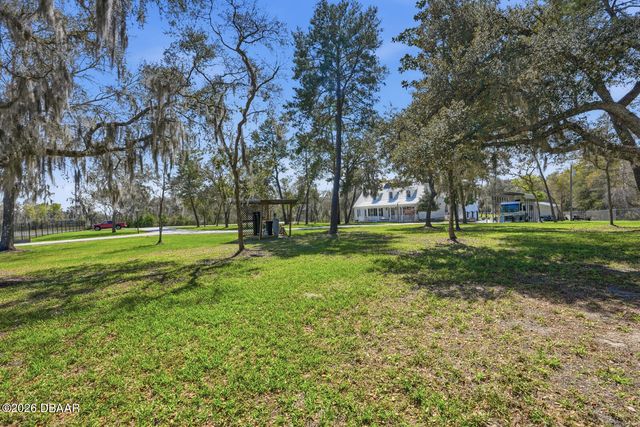 5444 Us Highway 17, Deleon Springs, FL 32130