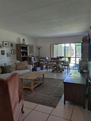 300 E Club Cir 108, Boca Raton, FL 33487