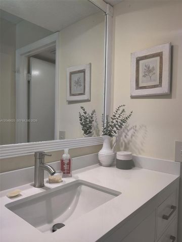 300 E Club Cir 108, Boca Raton, FL 33487