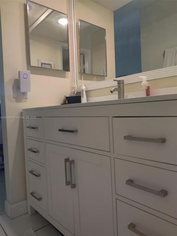 300 E Club Cir 108, Boca Raton, FL 33487