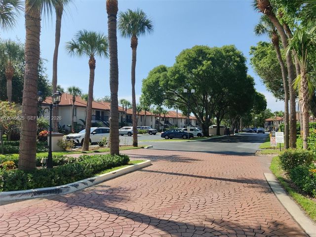 300 E Club Cir 108, Boca Raton, FL 33487