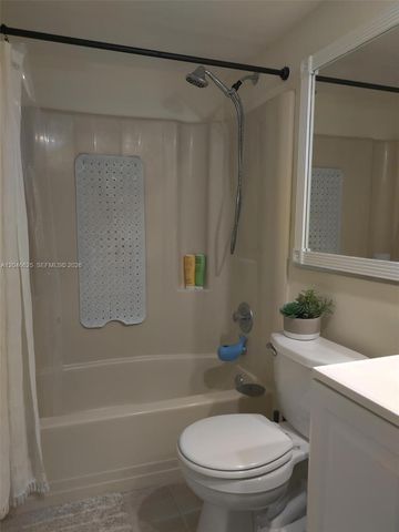 300 E Club Cir 108, Boca Raton, FL 33487