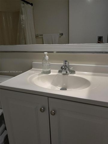300 E Club Cir 108, Boca Raton, FL 33487