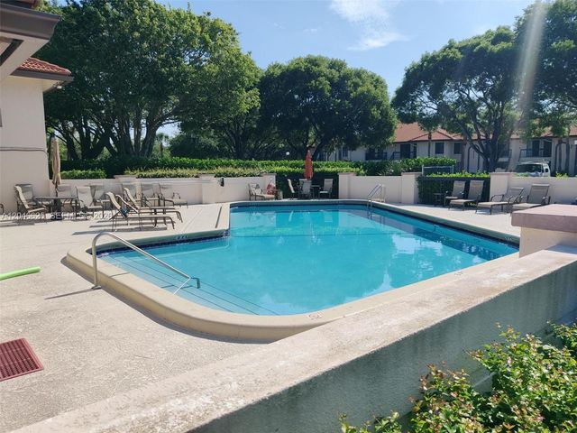 300 E Club Cir 108, Boca Raton, FL 33487