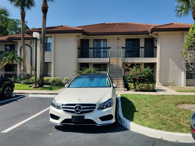300 E Club Cir 108, Boca Raton, FL 33487