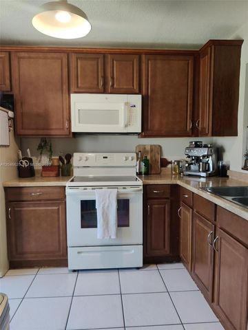300 E Club Cir 108, Boca Raton, FL 33487