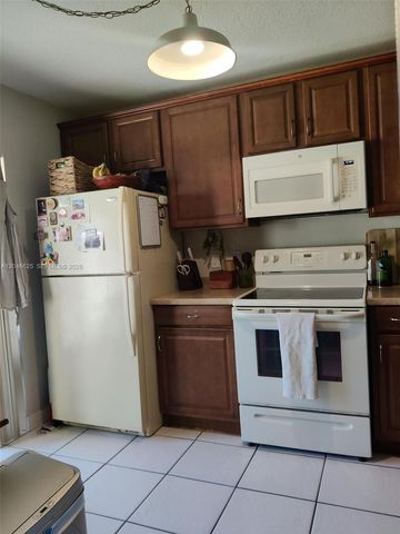 300 E Club Cir 108, Boca Raton, FL 33487