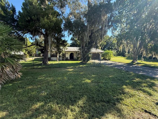 11813 OCKLAWAHA DRIVE, Leesburg, FL 34788