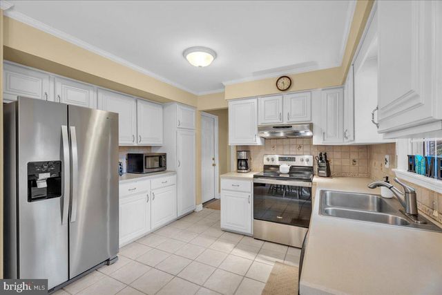 14 WASHBURNE AVE, Berlin, NJ 08009