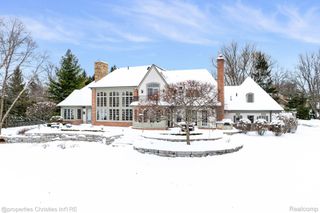 3715 Lahser Road, Bloomfield Hills, MI 48304