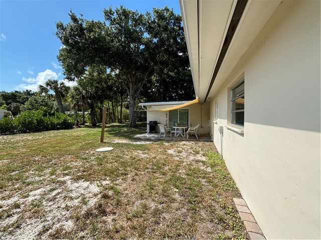 2625 52nd Avenue, Vero Beach, FL 32966