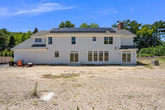 44 Plainview Road, Woodbury, NY 11797