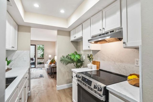 812 Kingfisher Terrace, Sunnyvale, CA 94087