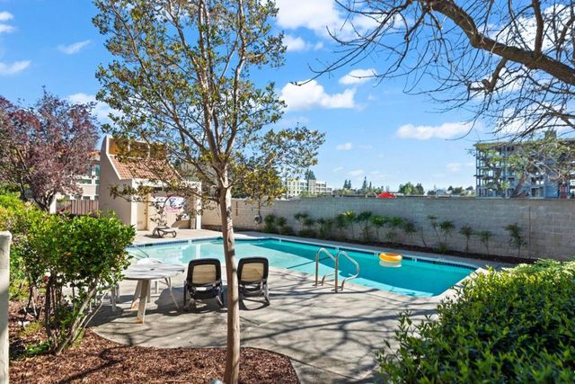 812 Kingfisher Terrace, Sunnyvale, CA 94087