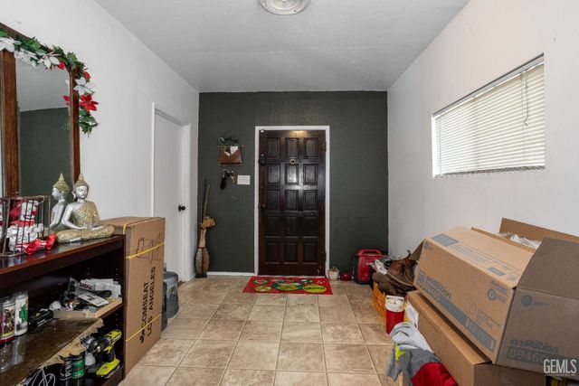 518 Monterey Street, Bakersfield, CA 93305