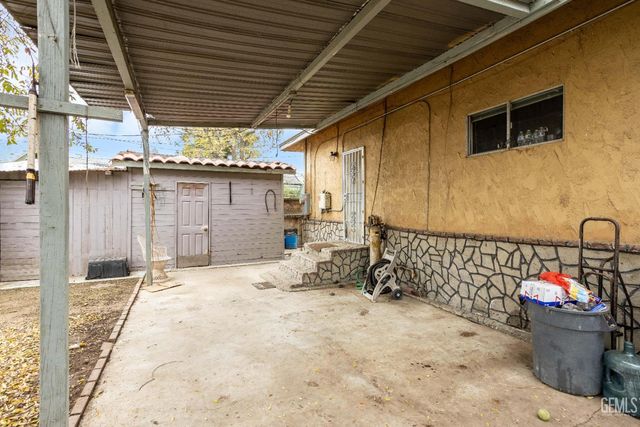 518 Monterey Street, Bakersfield, CA 93305