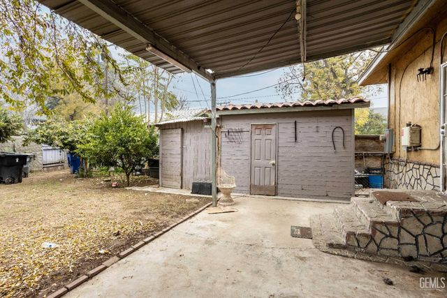 518 Monterey Street, Bakersfield, CA 93305