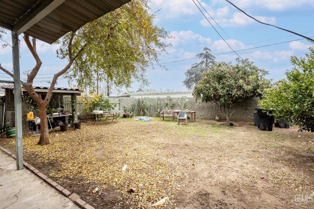 518 Monterey Street, Bakersfield, CA 93305