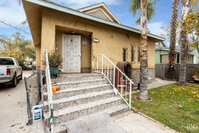 518 Monterey Street, Bakersfield, CA 93305