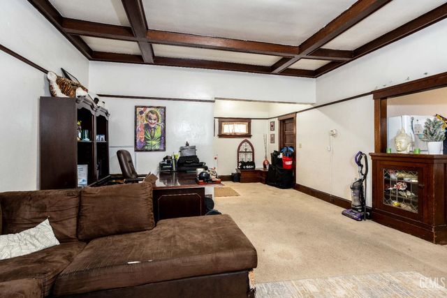 518 Monterey Street, Bakersfield, CA 93305