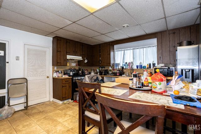 518 Monterey Street, Bakersfield, CA 93305