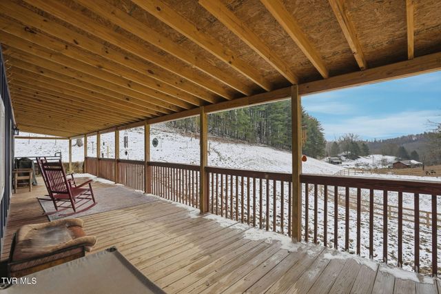 1670 Cutter Creek Creek, Clintwood, VA 24228