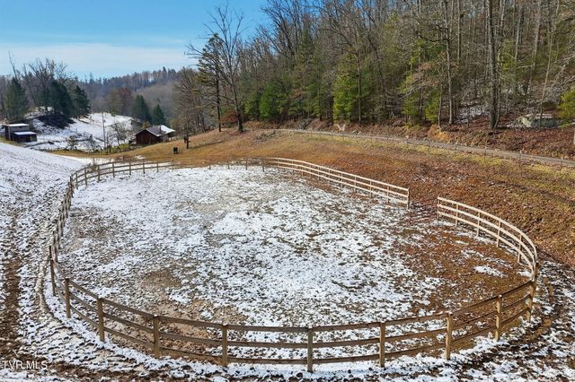1670 Cutter Creek Creek, Clintwood, VA 24228
