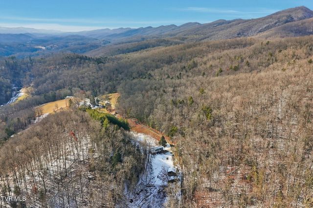 1670 Cutter Creek Creek, Clintwood, VA 24228