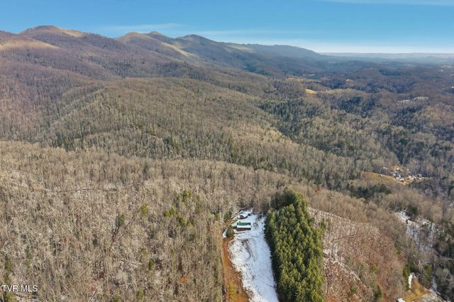 1670 Cutter Creek Creek, Clintwood, VA 24228