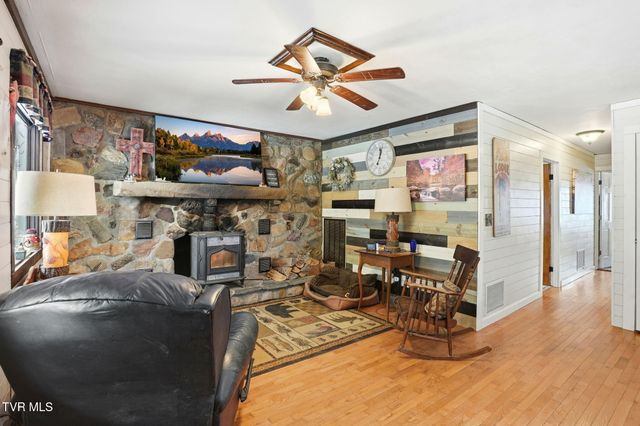 1670 Cutter Creek Creek, Clintwood, VA 24228