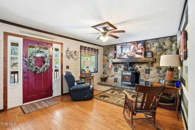 1670 Cutter Creek Creek, Clintwood, VA 24228