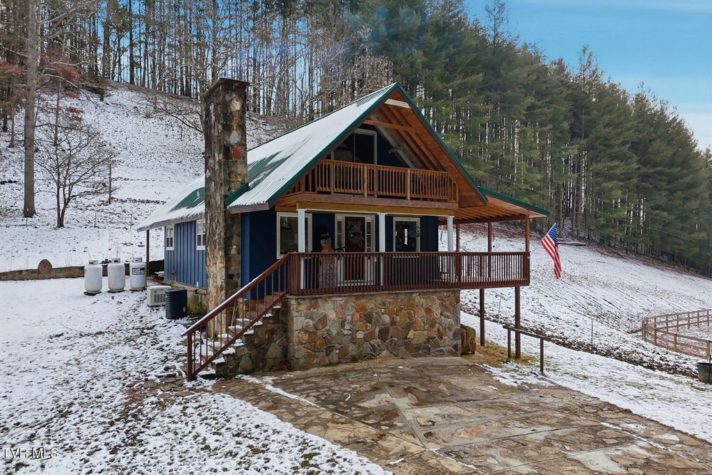 1670 Cutter Creek Creek, Clintwood, VA 24228