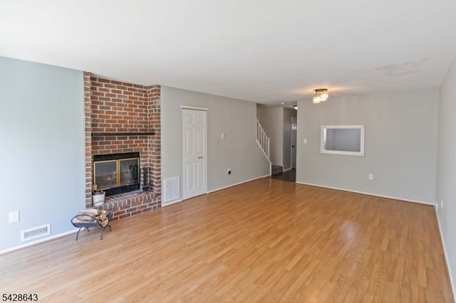 2 Daniel Dr, Franklin Twp., NJ 08823