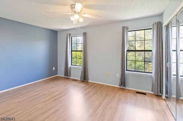 2 Daniel Dr, Franklin Twp., NJ 08823