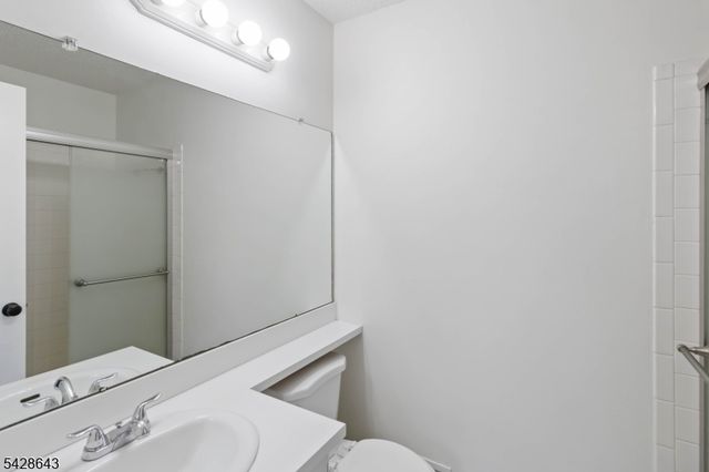 2 Daniel Dr, Franklin Twp., NJ 08823