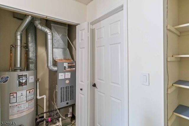 2 Daniel Dr, Franklin Twp., NJ 08823