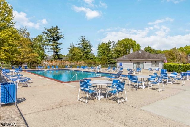 2 Daniel Dr, Franklin Twp., NJ 08823