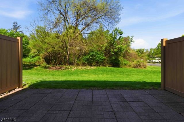 2 Daniel Dr, Franklin Twp., NJ 08823