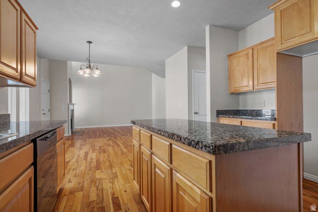 909 E ROSEBUD CT, Draper, UT 84020