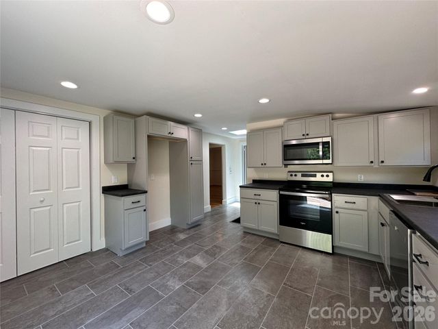 123 State Street, Asheville, NC 28806