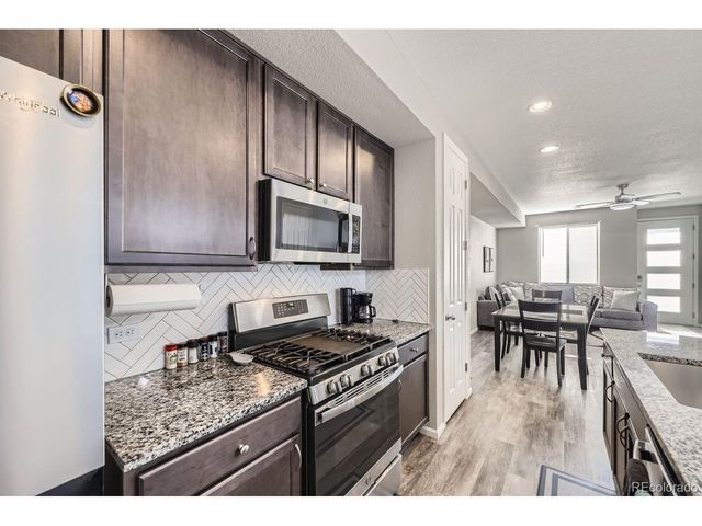 623 S Pitkin Ct, Aurora, CO 80017