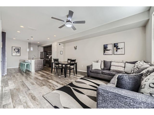 623 S Pitkin Ct, Aurora, CO 80017