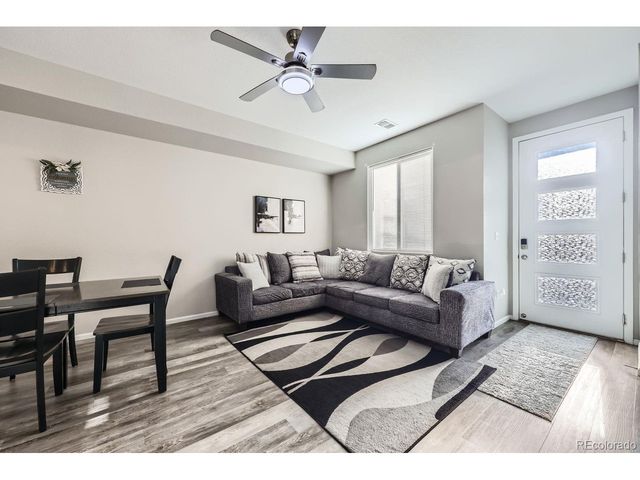 623 S Pitkin Ct, Aurora, CO 80017