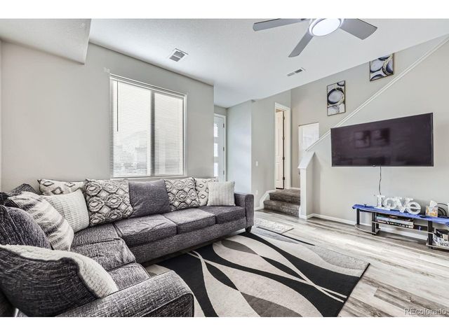623 S Pitkin Ct, Aurora, CO 80017