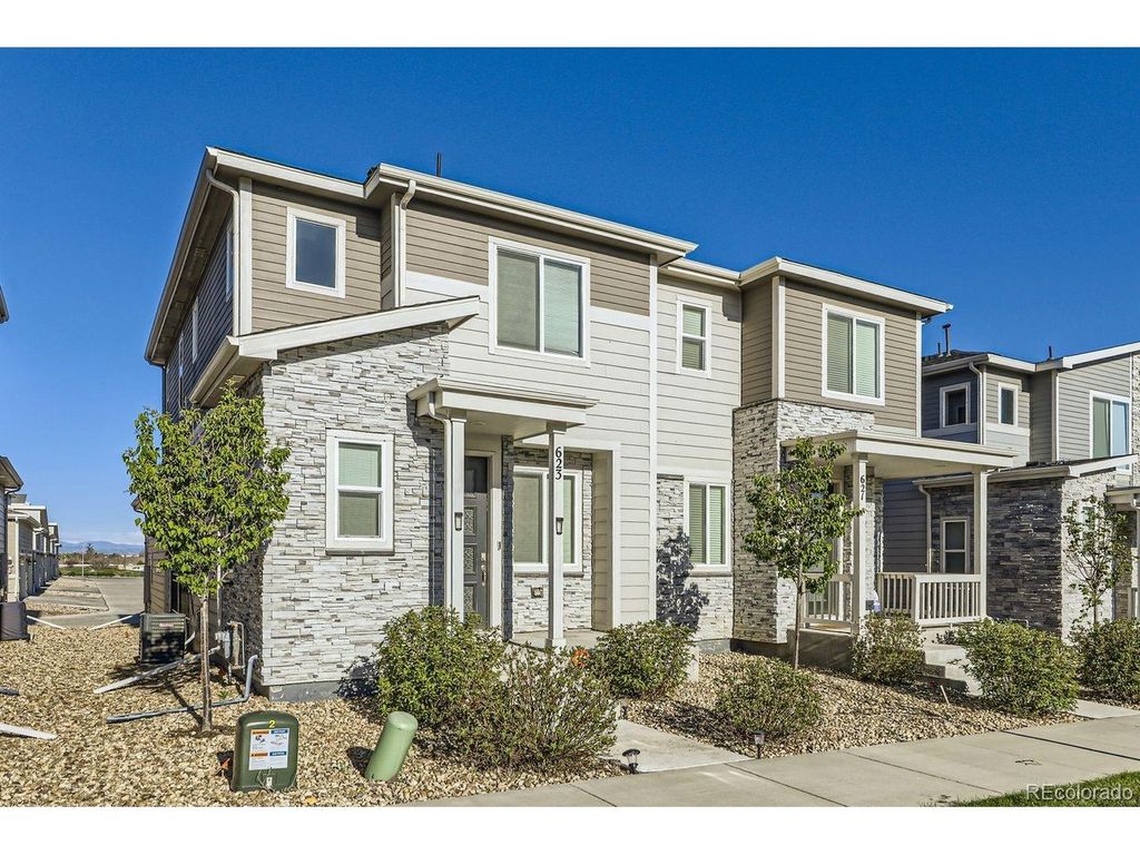 623 S Pitkin Ct, Aurora, CO 80017
