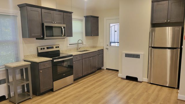 10419 S Hale Avenue 2A, Chicago, IL 60643