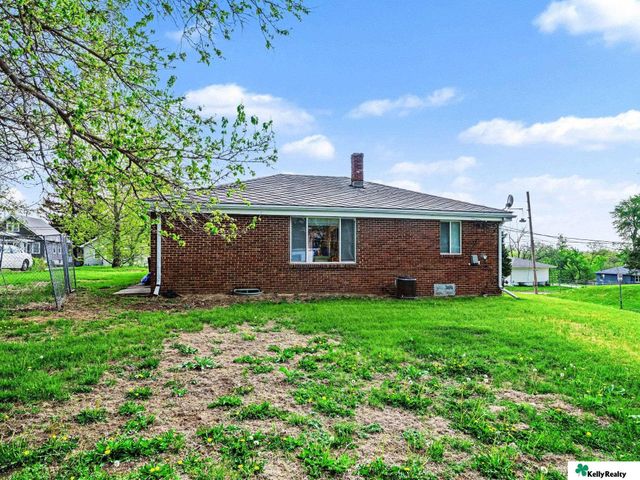 5906 N 36th Street, Omaha, NE 68111